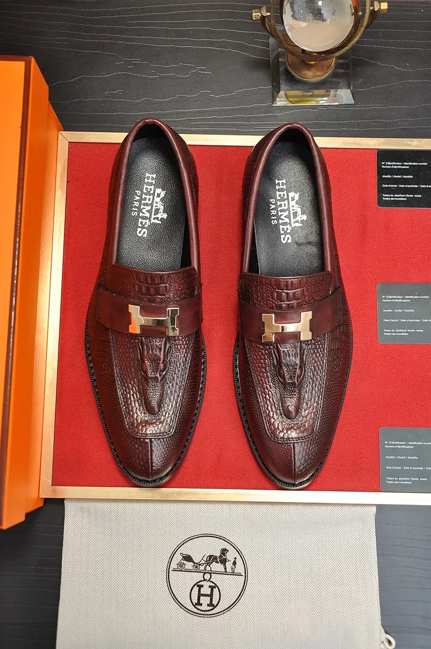 Men's shoes💰460💶[HERMES] (sheepskin lining)🍀Italian top luxury🍀He does not pursue novel styles and gorgeous colors, but attracts the favor of successful men with his flawless, elegant and classic style. Formal leather shoes This very comfortable, simple and stable style allows you to easily match any style! The pattern is absolutely 1:1 refined from the original case, and we strive for excellence in materials, imported cowhide + sheepskin lining💪💪💪extraordinary texture👍! .Black Brown Size: 38-45 (45 customized)